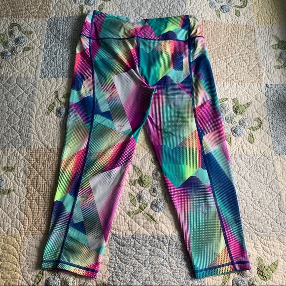 Victoria’s Secret Digi Cube Knockout Leggings - Picture 4 of 6